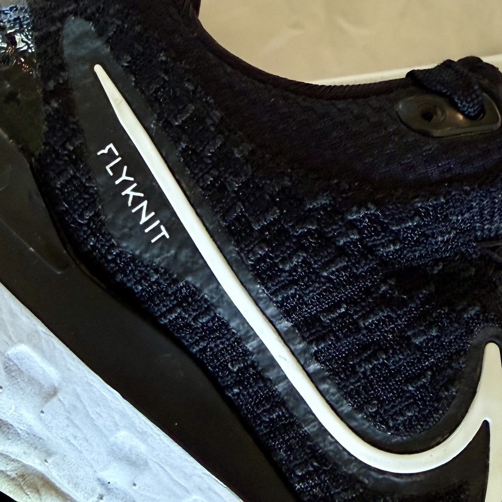 Nike Womens React Infinity Run Flyknit 3 Running Shoe 8.5 Black White DD3024-001 - Picture 8 of 14